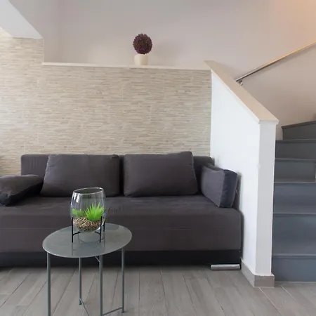 Awesome In Suhi Potok With Wifi Holiday home Jesenice (Split-Dalmatia)
