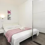 Three-bedroom In Suhi Potok Vakantiehuis *
