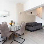 Vakantiehuis Three-bedroom In Suhi Potok *