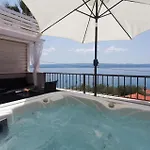 Three-bedroom In Suhi Potok