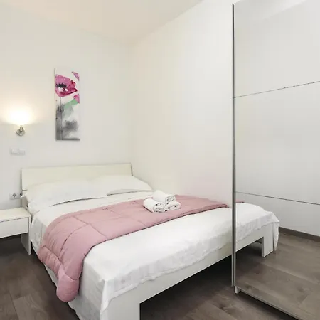 Three-bedroom In Suhi Potok 度假居 *
