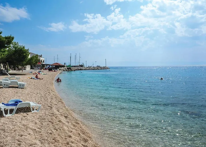 Casa de Férias Three-bedroom In Suhi Potok *