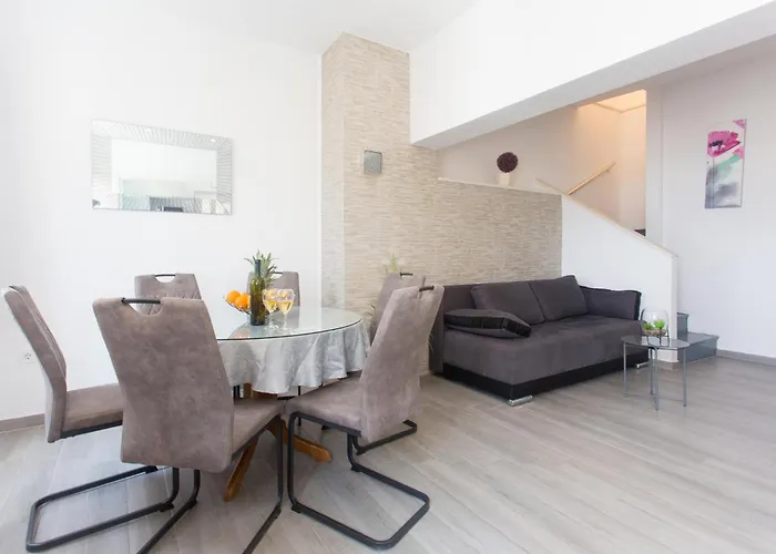 Casa de Férias Three-bedroom In Suhi Potok *