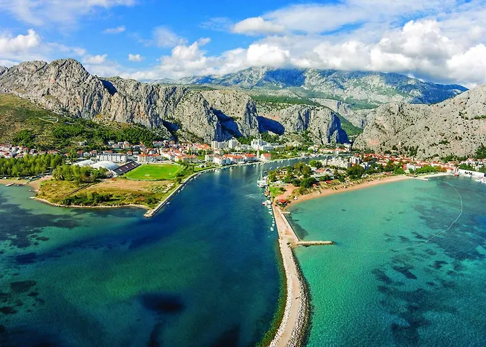 Three-bedroom In Suhi Potok * Jesenice (Split-Dalmatia)